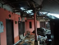 Angin Puting Beliung Terjang 6 Dusun , Ratusan Rumah Rusak Parah