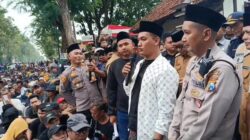 Bupati Pamekasan Langsung Kabulkan Tuntutan Ratusan Ribu Buruh dan Petani di Kantor Bupati Pamekasan.