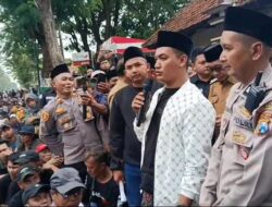 Bupati Pamekasan Langsung Kabulkan Tuntutan Ratusan Ribu Buruh dan Petani di Kantor Bupati Pamekasan.