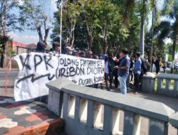 Masyarakat Perduli Cirebon Grudug DPUTR Kabupaten, dugaan Proses Lelang Curang 