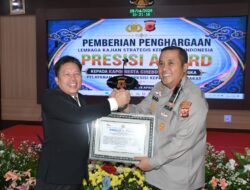 Kapolresta Cirebon Terima Presisi Award dari Lembaga Kajian Strategis Kepolisian Indonesia atas Kinerja dan Pelayanan Publik