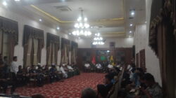 Bupati Kholilurrahman Pimpin Rapat, Perjuangkan SKM Golongan III untuk Tembakau Madura