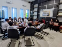 Jalin Kemitraan Kritis, Media Center Sampang Audiensi dengan Dinkes KB untuk Dorong Transparansi dan Mutu Layanan Kesehatan