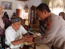 Tak Lupakan Jasa Para Sesepuh: Kapolres Pasaman Barat AKBP Agung Tribawanto Sambangi Purnawirawan dan Warakawuri, Wujud Penghormatan HUT Bhayangkara ke-80 Tahun 2026