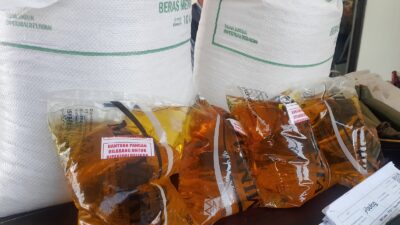 Miris, Penyaluran Beras 20 Kg dan Minyak Goreng 4 Liter di Kelurahan Kenanga-Sumber Diduga Ladang Pungli Oknum Ketua RT