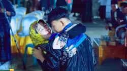 Wisuda Penuh Air Mata di Pesantren Addurriyah Pamekasan: Setelah 14 Tahun Terpisah, Pelukan Ibu Pekerja Migran Hong Kong Akhirnya Obati Kerinduan Sang Anak di Hari Purnawiyata