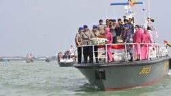 Peringati Hari Bhayangkara ke-80, Wakapolda Jabar Pimpin Upacara Tabur Bunga di Kota Cirebon