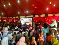 Ribuan Anak Yatim di Sampang Padati Pendopo Kabupaten Terima Santunan 10 Muharram dari Ketua TP-PKK Evi Slamet Junaidi 