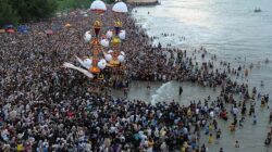 Ratusan Ribu Orang Penuhi Pantai Gandoriah, Puncak Hoyak Tabuik Pariaman 2026 Tembus Rekor dan Masuk KEN 2026