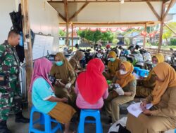 Sinergi Babinsa Koramil Pademawu dan Puskesmas Sopaah Gelar Pemeriksaan Kesehatan Gratis untuk Ratusan Ibu Lansia di Dusun Duko Desa Tanjung Pamekasan