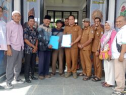 Diiringi Alunan Ronggeng, Yunasril Resmi Daftar sebagai Bakal Calon Wali Nagari Lingkuang Aua Baru Pasaman Barat