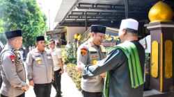 Kapolda Jabar Sholat Jumat Keliling dan Silaturahmi ke Ponpes Al-Khairiyah, Perkuat Sinergitas Polri dengan Ulama