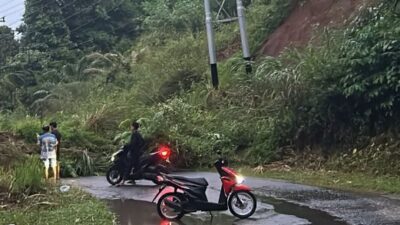 Hujan Deras Picu Longsor di Jalan Lintas Talu–Simpang Empat Pasaman Barat, Arus Lalu Lintas Lumpuh Total