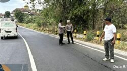 Diduga Hilang Keseimbangan Saat Mendahului, Ibu Muda di Sampang Tewas Tertabrak Dump Truck
