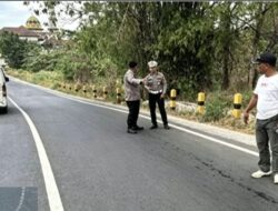 Diduga Hilang Keseimbangan Saat Mendahului, Ibu Muda di Sampang Tewas Tertabrak Dump Truck