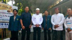 Bupati Sampang H. Slamet Junaidi Sholat Jumat Bersama Kapolres Baru AKBP Anang Hardianto, Pererat Sinergitas dan Silaturahmi Forkopimda