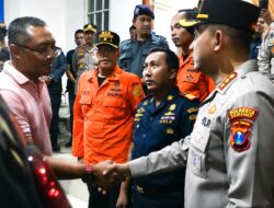 Pastikan Korban Selamat Sampai Tujuan, Kapolresta Sumenep Lepas Empat Penyintas Kebakaran KMP Mutiara Sentosa 2 Menuju Posko Induk Tanjung Perak Surabaya