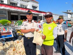 Sambut HUT ke-81 Kemerdekaan RI, Lapas Narkotika Pamekasan Gelar Bakti Sosial dan Bagikan 125 Paket Beras Serta Bantuan Tunai untuk Tukang Becak