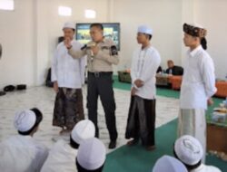 Cetak Santri Tanggung Bencana, Ponpes AT-TAROQQI Sampang Gelar Sosialisasi Pestana dan Simulasi Gempa