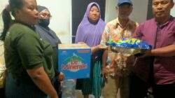 IWO Pamekasan Sambangi Warga Penderita Stroke di Rusun, Berikan Bantuan Sembako