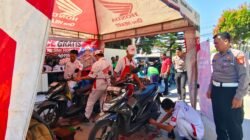 Puluhan Driver Ojol di Kuningan Dapat Servis dan Ganti Oli Gratis dari Polres