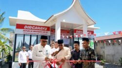 Bupati Yulianto Resmikan Kantor Nagari Lingkuang Aua Baru, Apresiasi Gotong Royong Warga