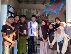 Dari Tunai ke Scan: Kisah Toko Sembako di Pakong yang Kini Go Digital Berkat Mahasiswa KKN