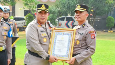 Polresta Cirebon Gelar Apel Jam Pimpinan Sekaligus Penyerahan Penghargaan Pelayanan Prima dan IKPA 2026