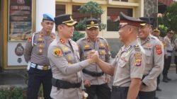 Kapolres Cirebon Kota Apresiasi Pengabdian Dua Personel dalam Upacara Kenaikan Pangkat