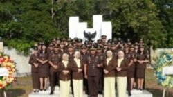 Peringati Hari Lahir Ke-81, Kejari Pasaman Barat Gelar Upacara dan Ziarah ke Makam Pahlawan Jambak
