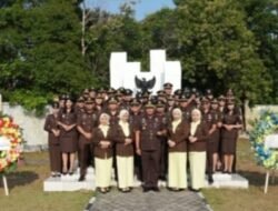 Peringati Hari Lahir Ke-81, Kejari Pasaman Barat Gelar Upacara dan Ziarah ke Makam Pahlawan Jambak