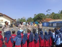 Tanamkan Kedisiplinan Sejak Dini, Sat Lantas Polres Kuningan Sambut Ceria Kunjungan Siswa TKIT dan PAUD