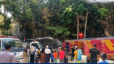 Diduga Puntung Rokok, Api Lahap 50 Meter Persegi Hutan Bambu di Jrengik dalam Satu Jam